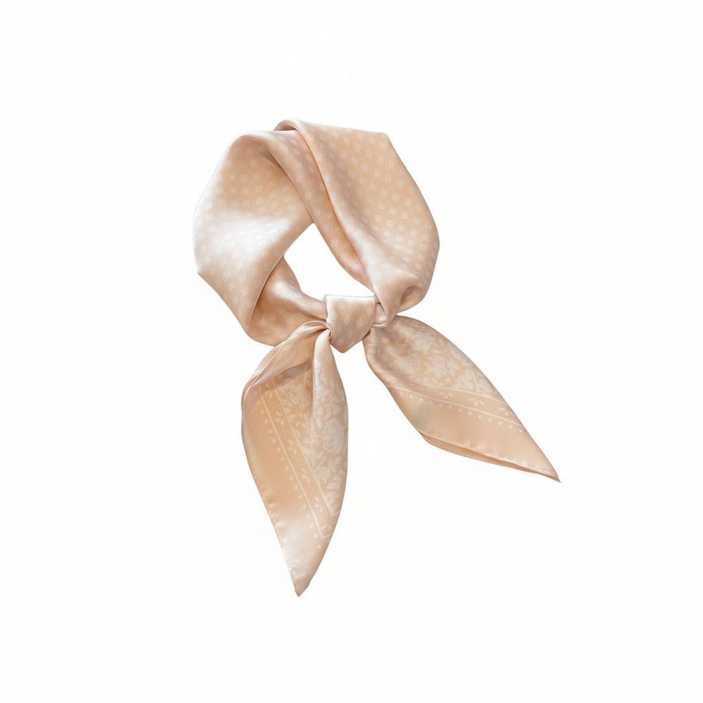 Pañuelo cuadrado elegante de 70 cm para mujer – Estilo chic con estampado clásico”